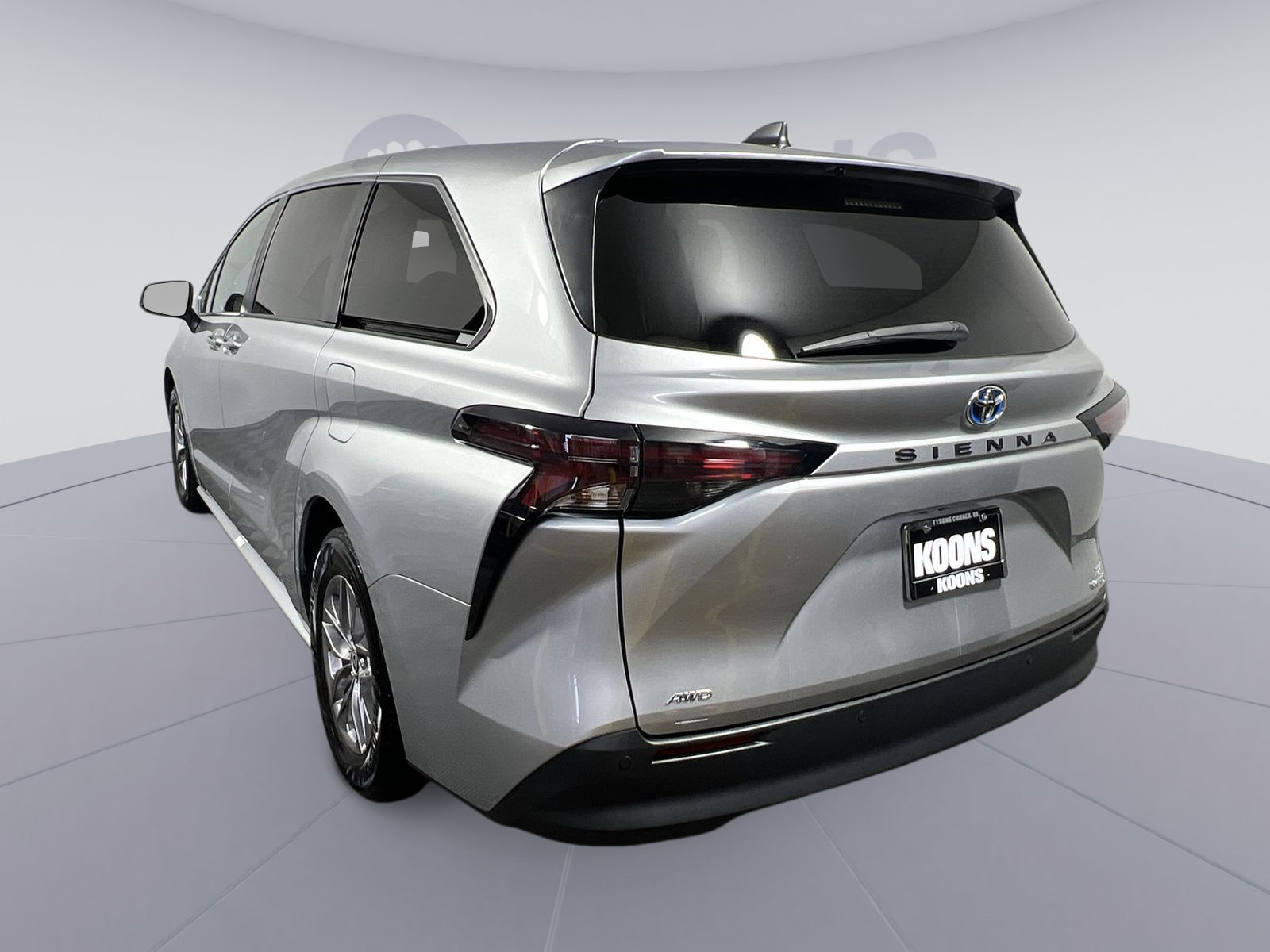 Used 2023 Toyota Sienna XLE AWD/4WD image 8