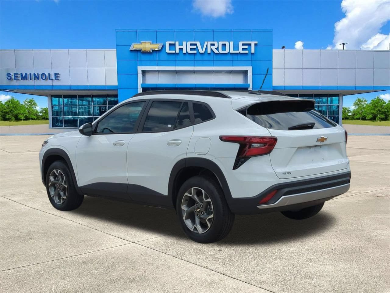 New 2026 Chevrolet Trax LT w/ LT Convenience Package FWD image 3