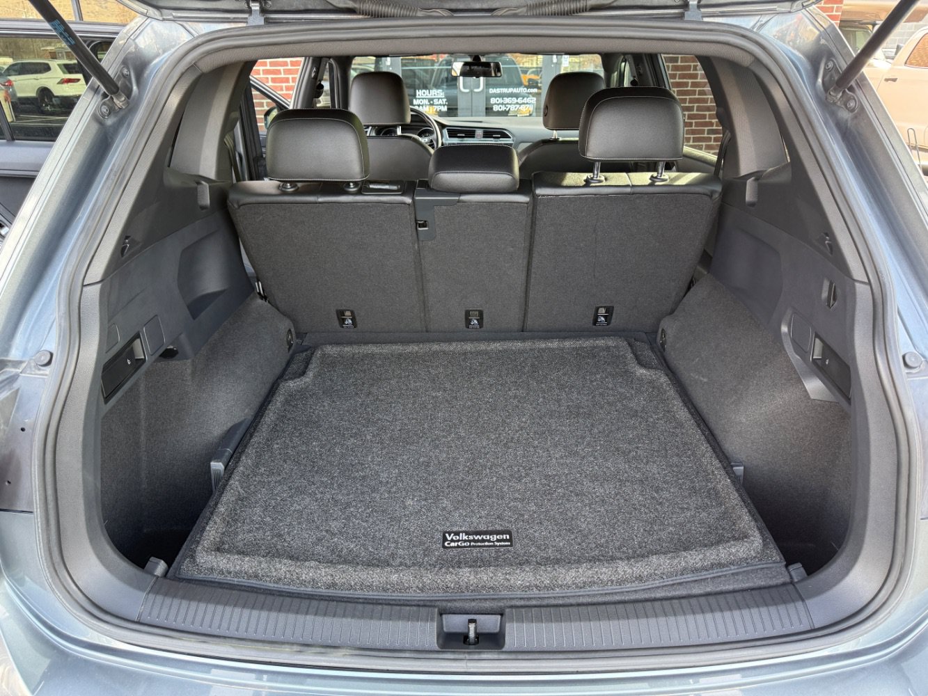 Used 2021 Volkswagen Tiguan SE R-Line AWD/4WD image 10