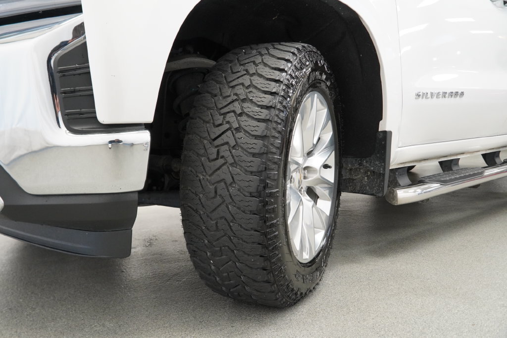 Used 2021 Chevrolet Silverado 1500 LTZ w/ Z71 Off-Road Package AWD/4WD image 21