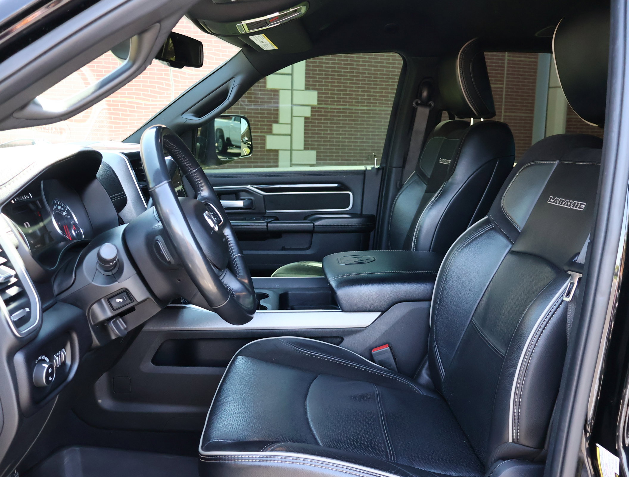 Used 2020 RAM 2500 Laramie w/ Night Edition AWD/4WD image 12