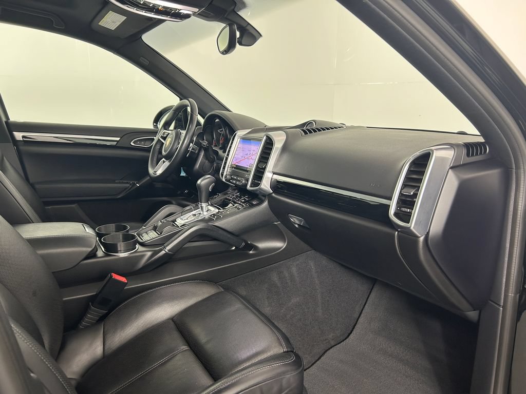 Used 2017 Porsche Cayenne Platinum Edition AWD/4WD image 22