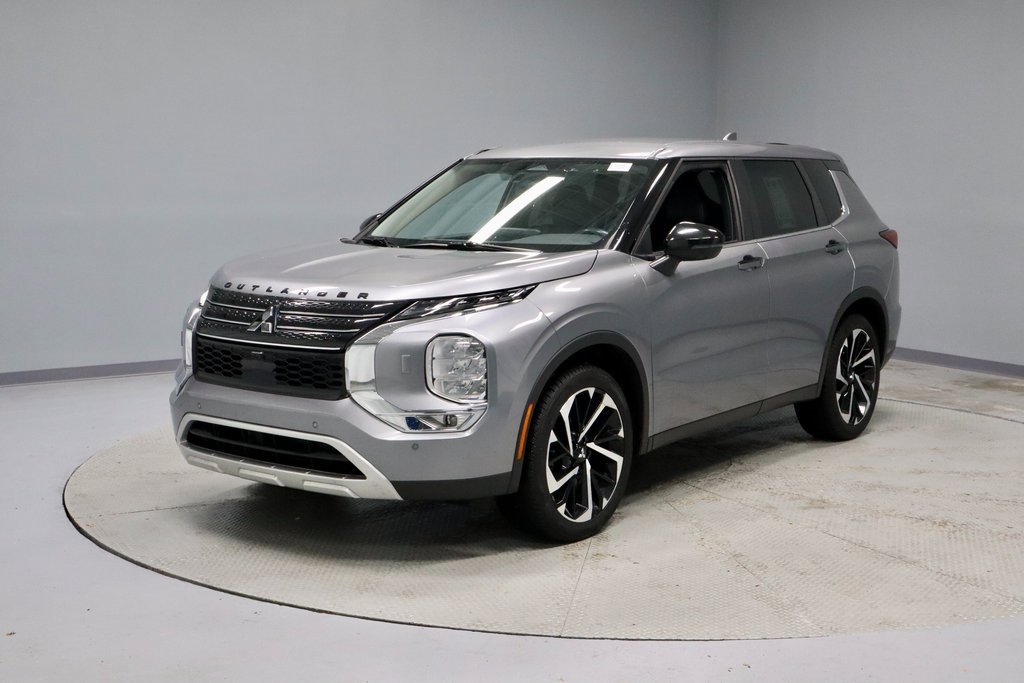 Used 2022 Mitsubishi Outlander SE image 7