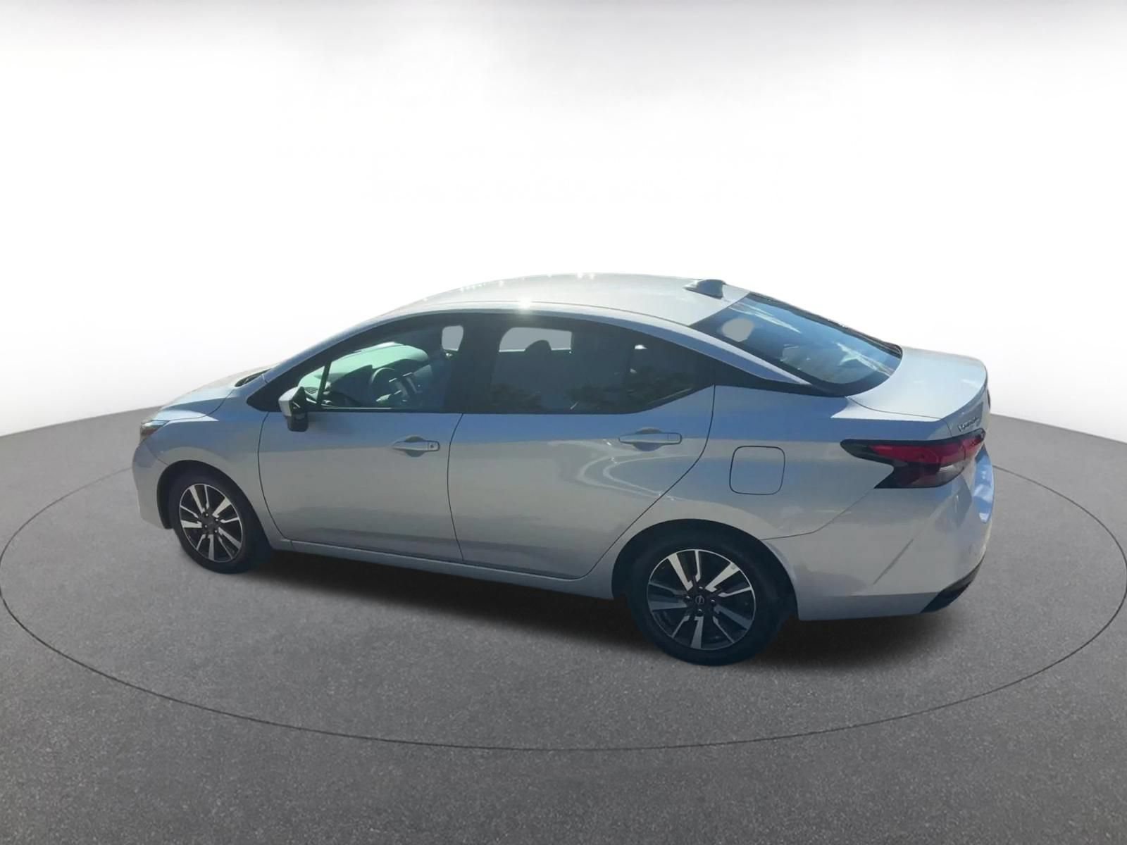 Used 2025 Nissan Versa SV FWD image 10