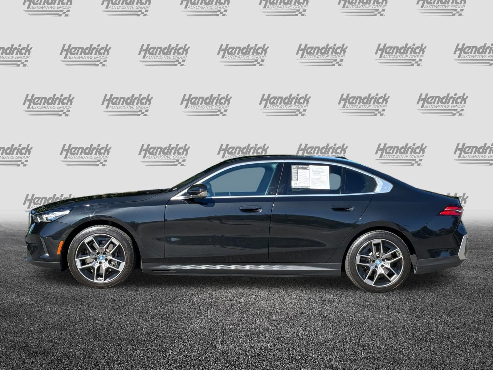 Used 2024 BMW i5 eDrive40i w/ Executive Package RWD image 8