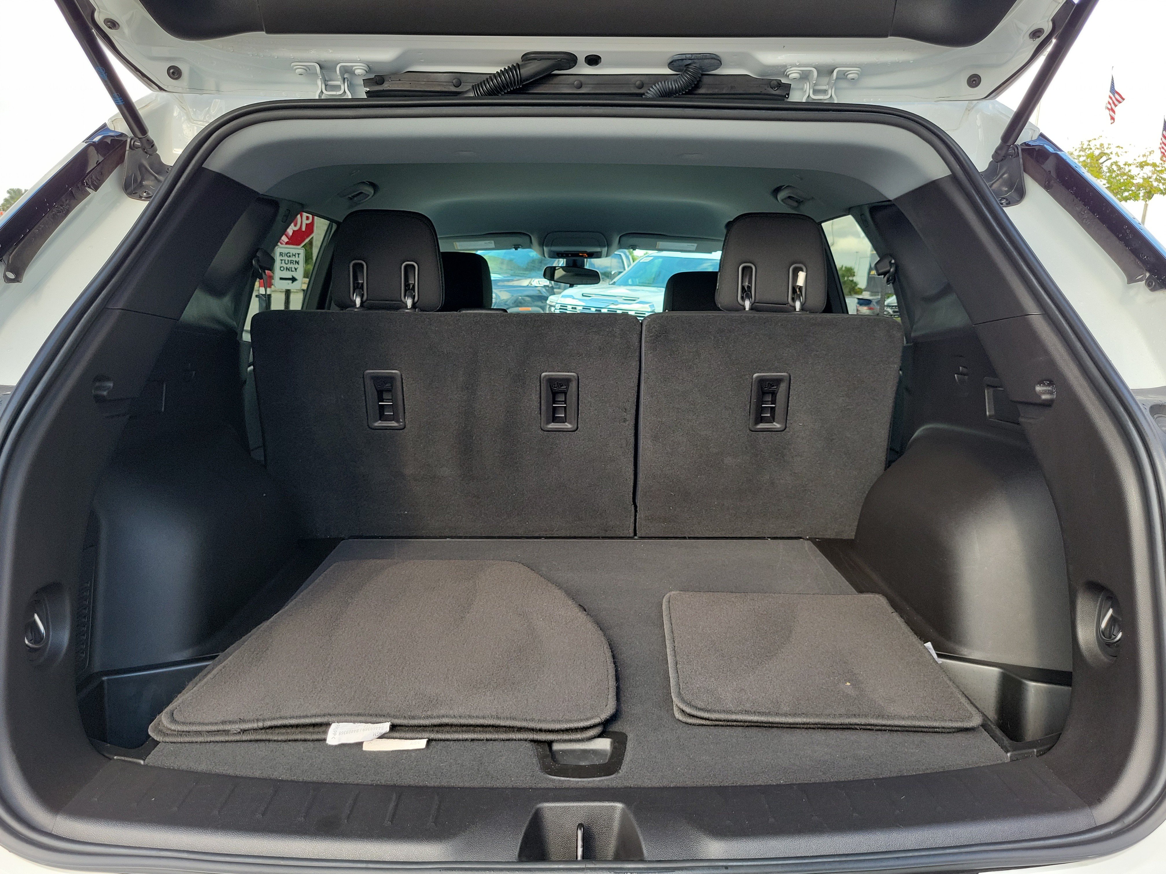 Used 2020 Chevrolet Blazer LT FWD image 16