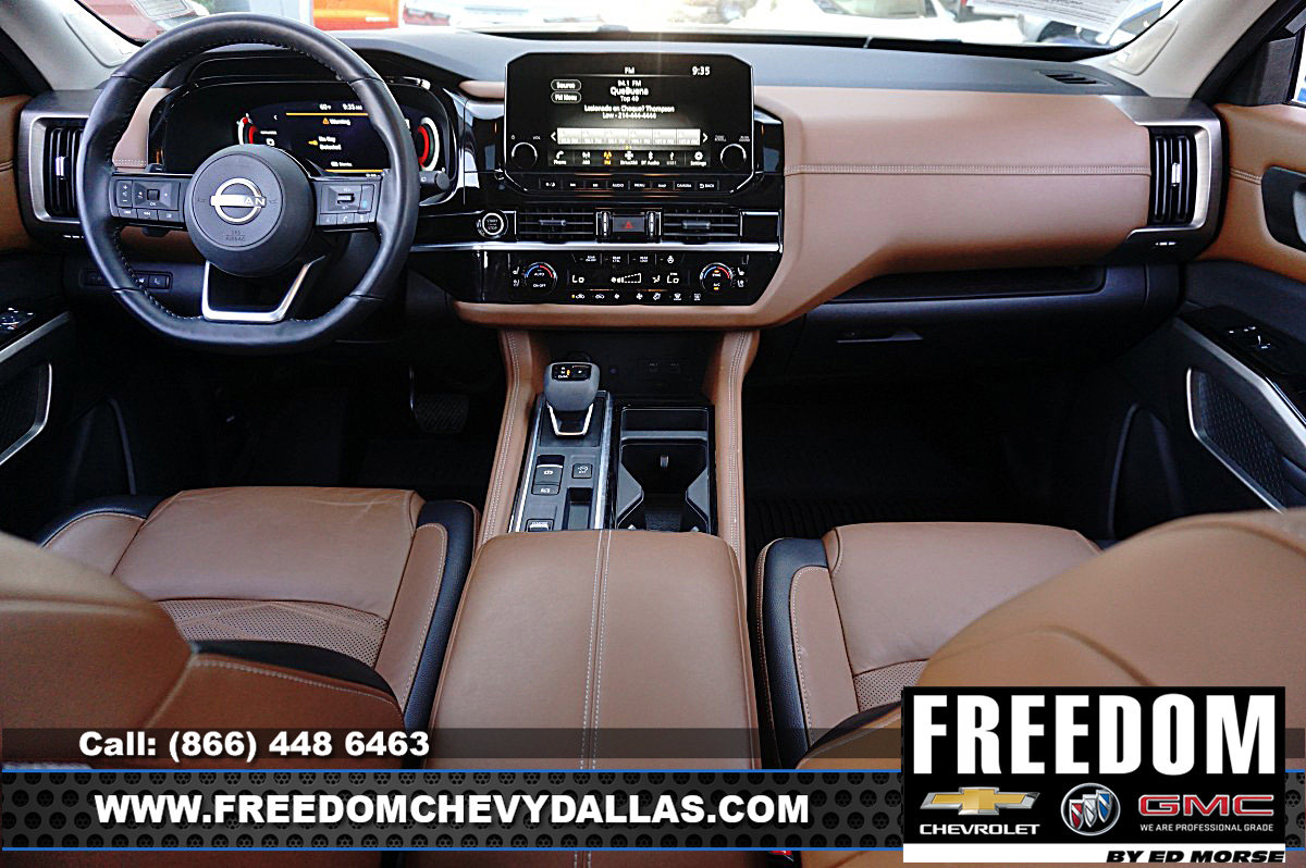 Used 2024 Nissan Pathfinder Platinum w/ Cargo Package image 7