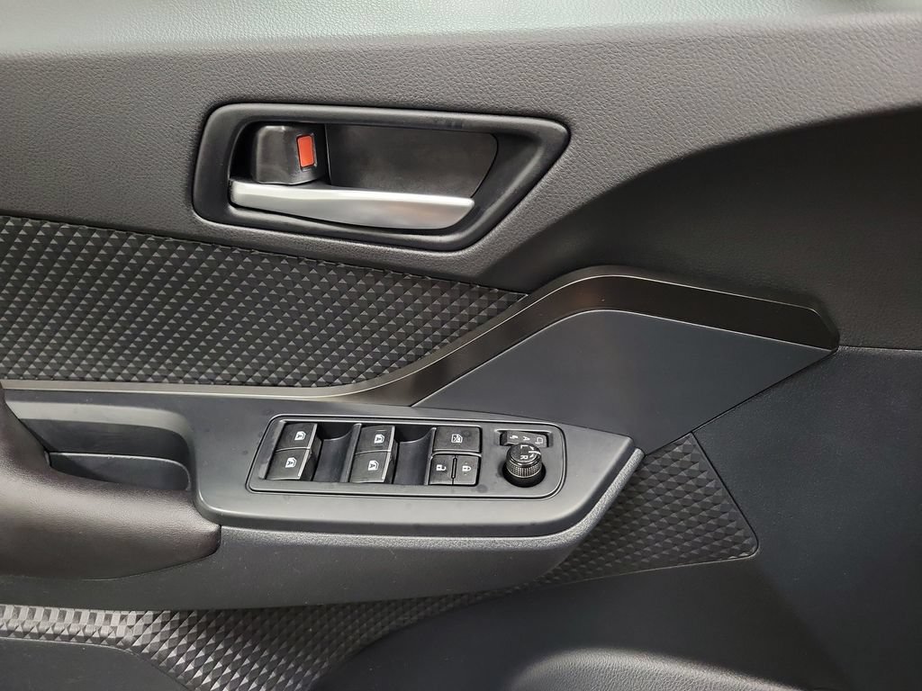 Used 2018 Toyota C-HR XLE FWD image 27