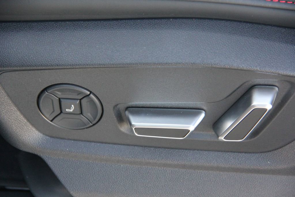 New 2025 Audi RS Q8 performance image 19