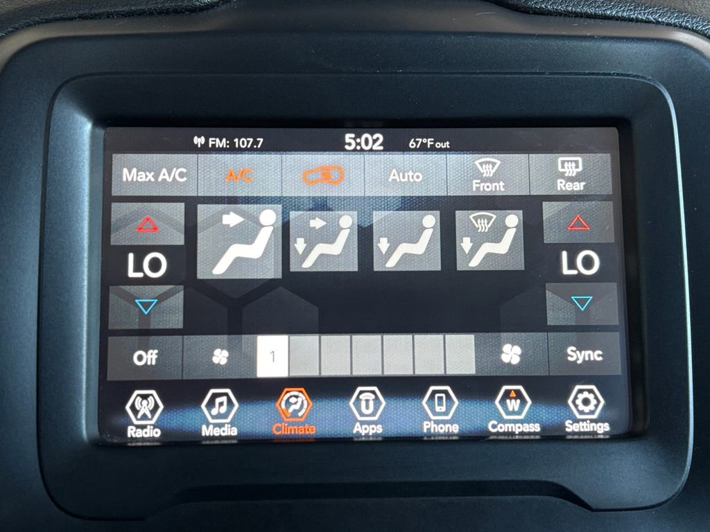 Used 2018 Jeep Renegade Latitude image 23