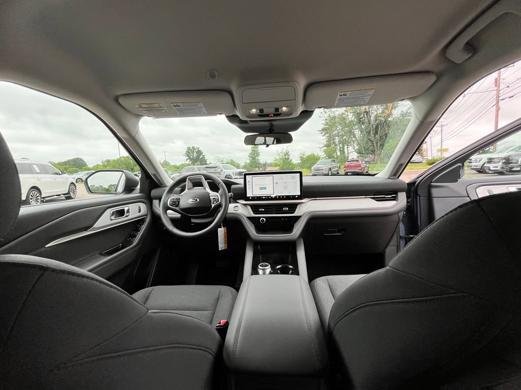 New 2026 Ford Explorer Active RWD image 9