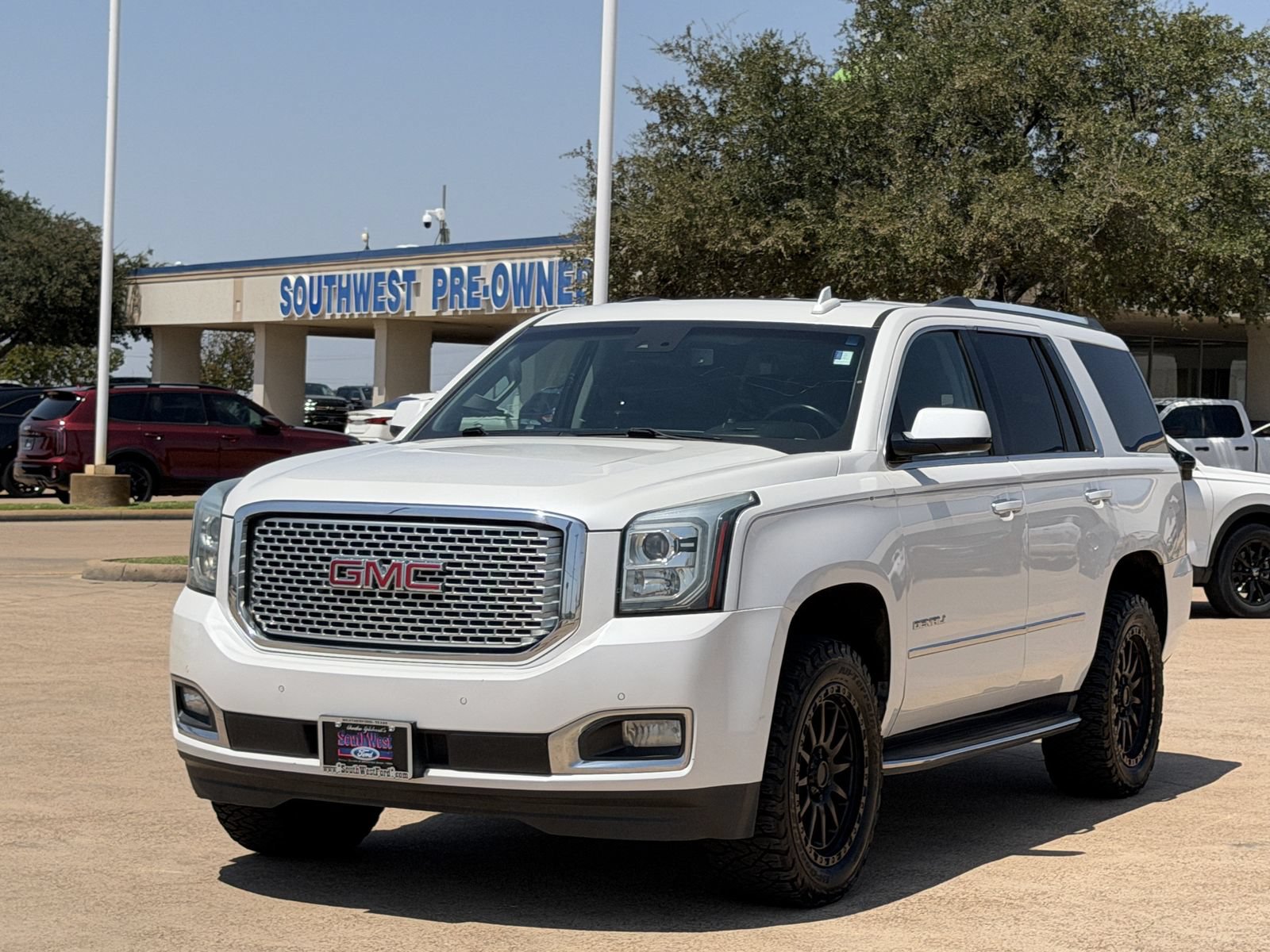 Used 2016 GMC Yukon Denali w/ Open Road Package AWD/4WD image 8