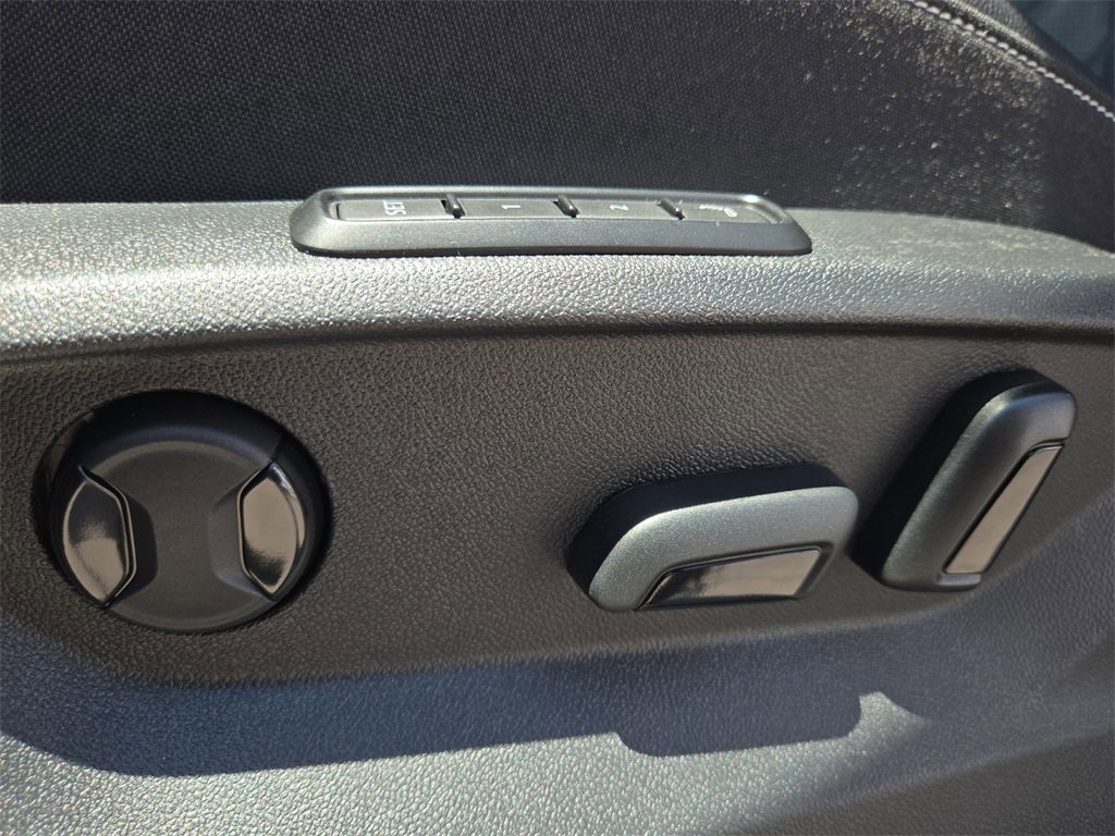 New 2025 Volkswagen Atlas SEL Premium R-Line image 19