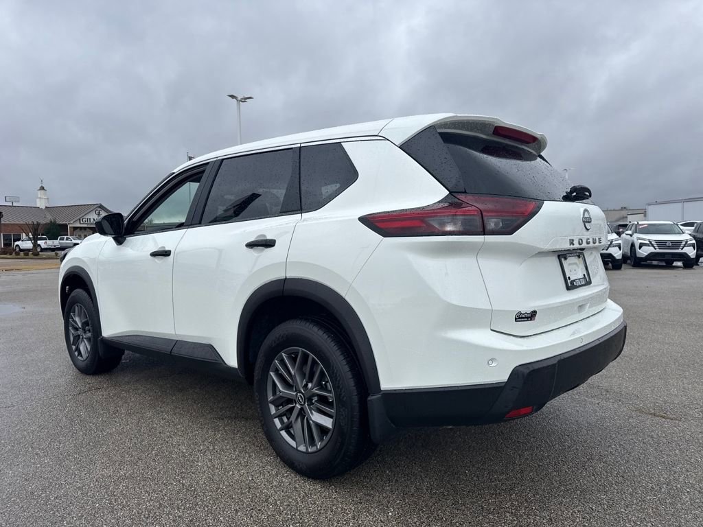 Used 2025 Nissan Rogue S image 4