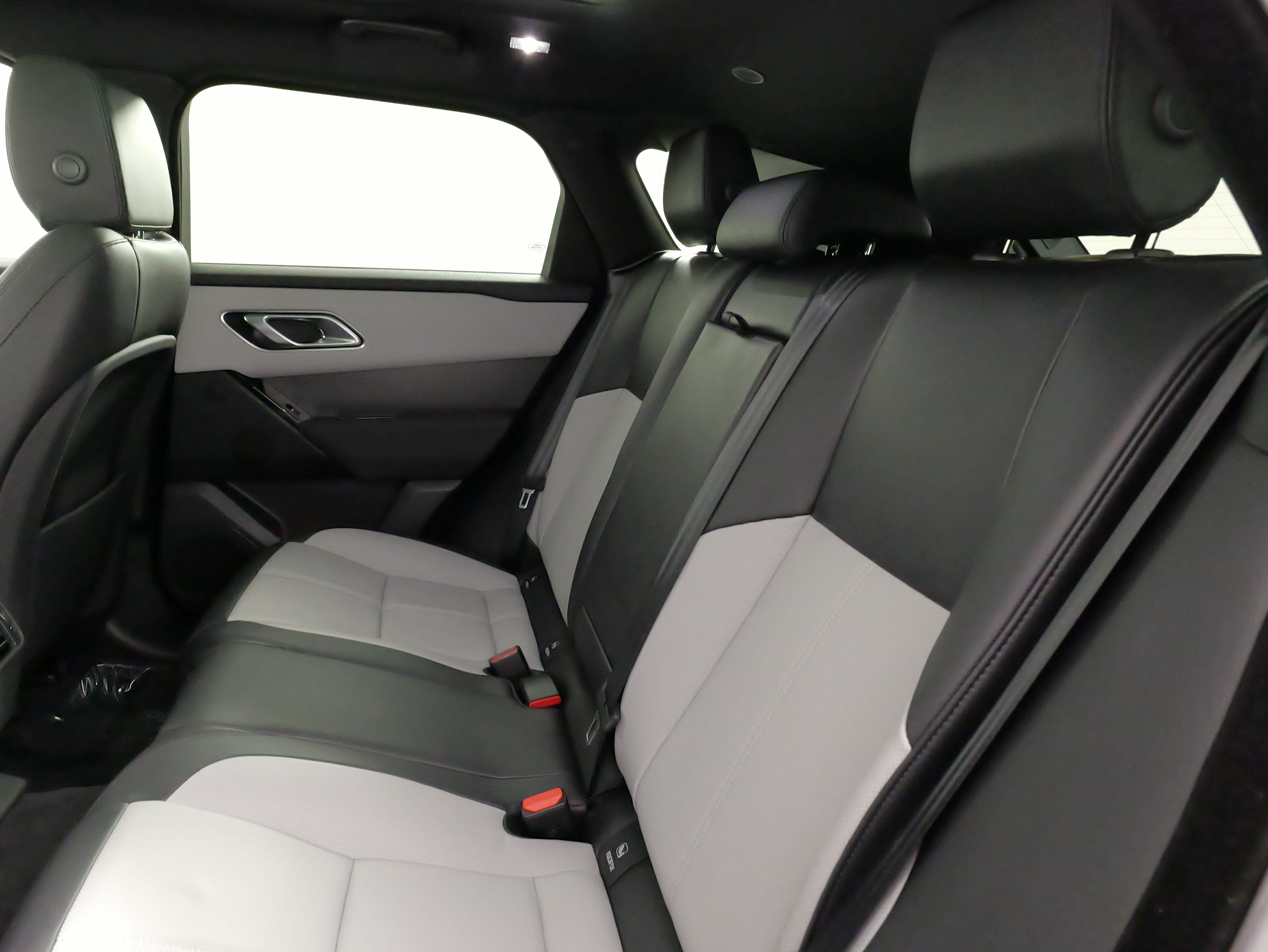 Used 2024 Land Rover Range Rover Velar Dynamic SE AWD/4WD image 35