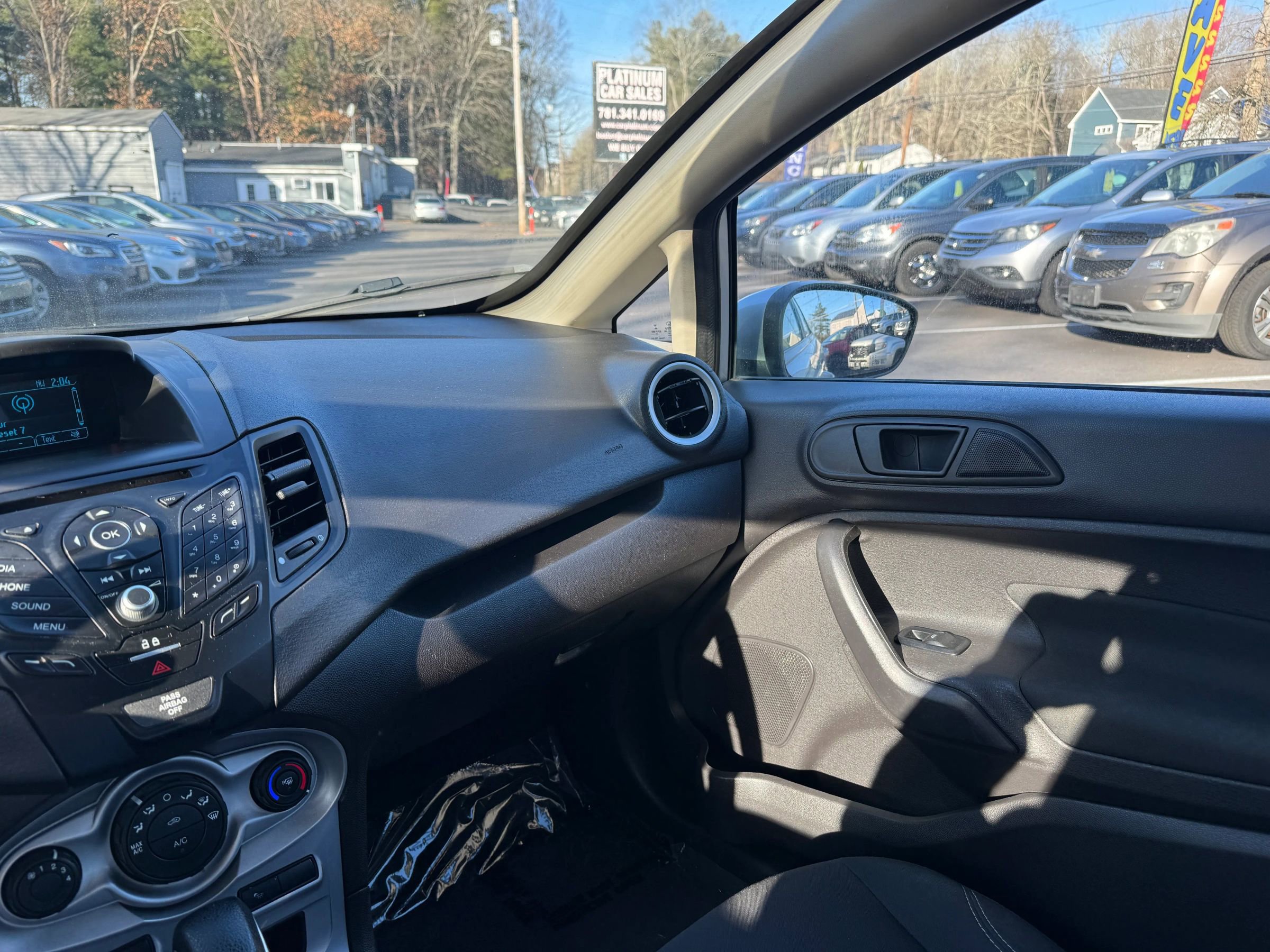 Used 2017 Ford Fiesta SE image 24