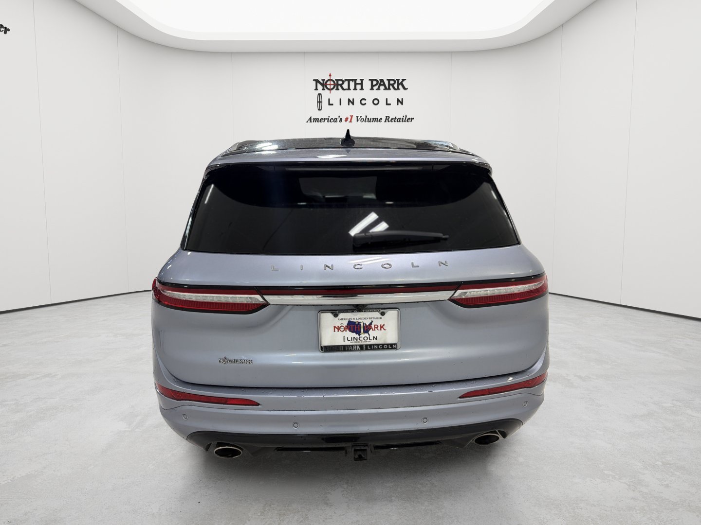 Used 2022 Lincoln Corsair Grand Touring w/ Towing Package AWD/4WD image 4