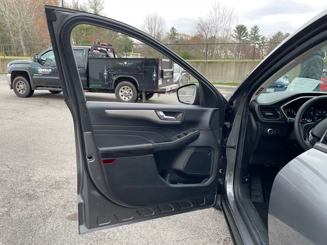 Certified 2021 Ford Escape SE w/ SE Sport Appearance Package image 26