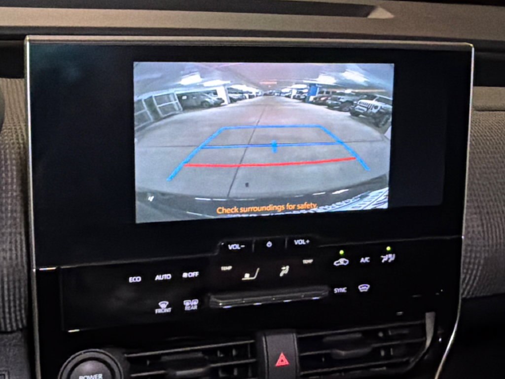 Used 2024 Toyota bZ4X FWD image 30