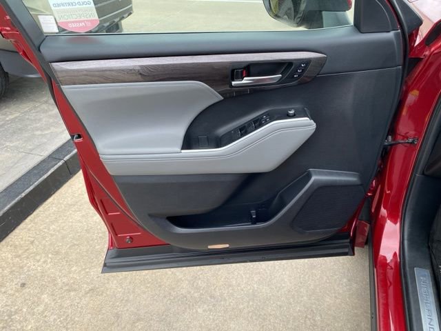 Certified 2021 Toyota Highlander Limited image 17