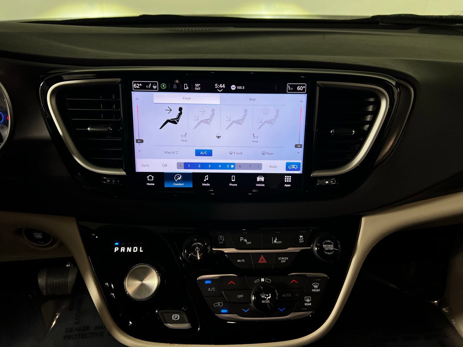 Used 2024 Chrysler Pacifica Touring-L image 19