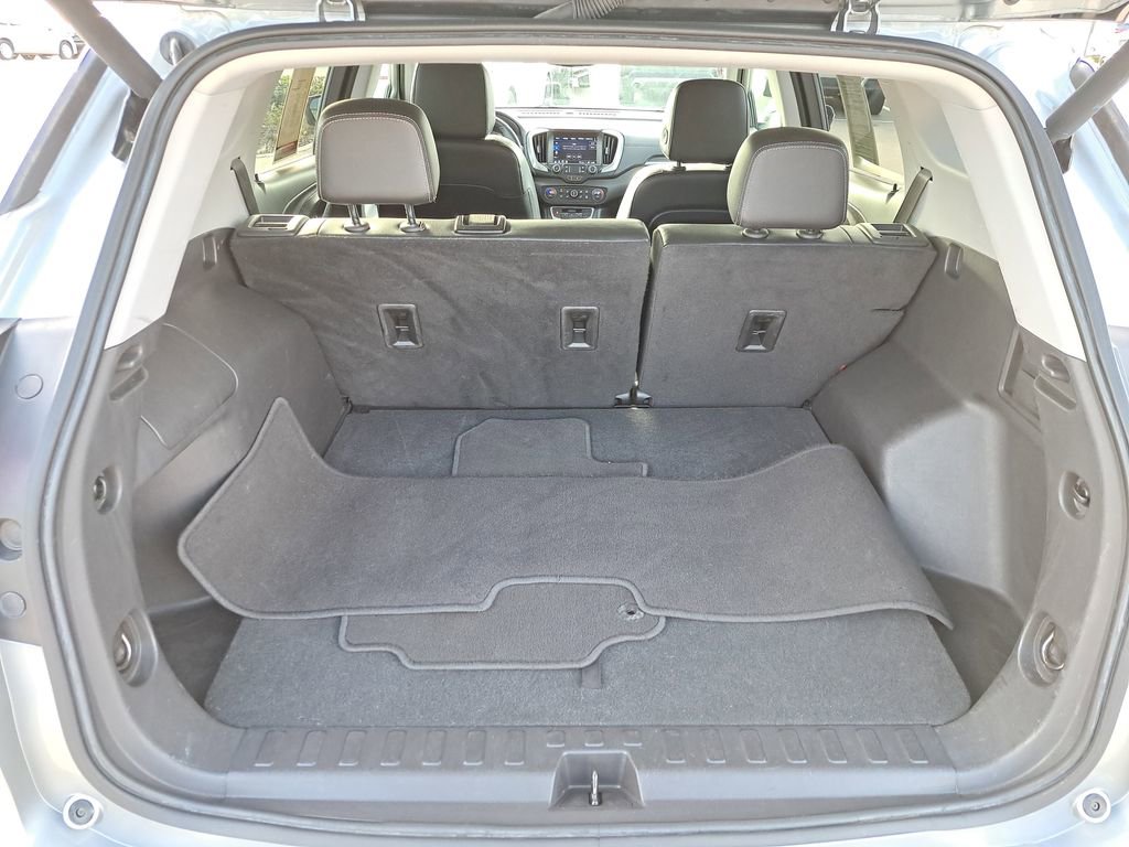 Used 2024 GMC Terrain SLT image 6