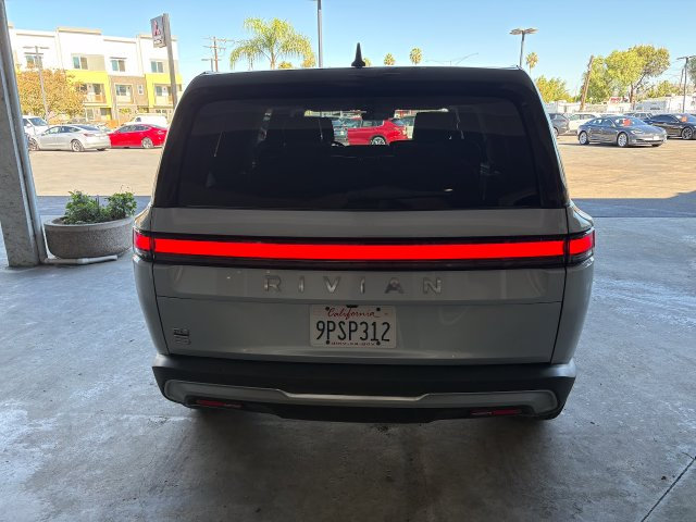 Used 2025 Rivian R1S Adventure Dual AWD/4WD image 4