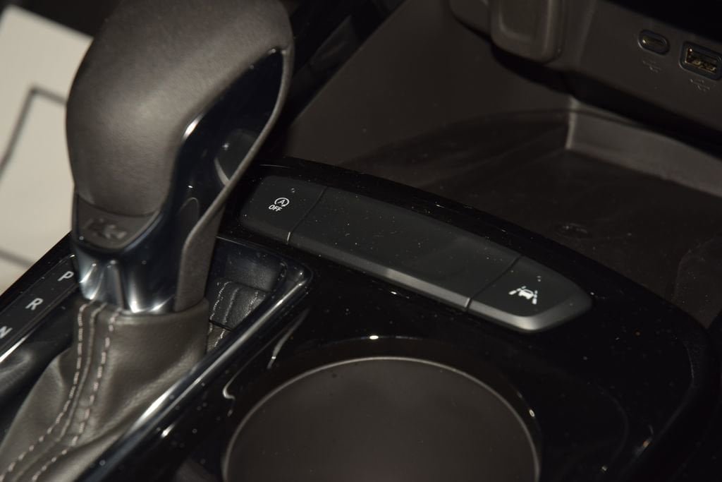 New 2026 Chevrolet Trax LT w/ Sunroof Package FWD image 31