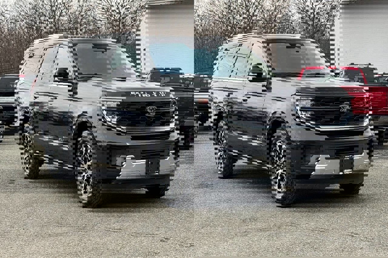 Used 2025 Ford Expedition Max Platinum image 1