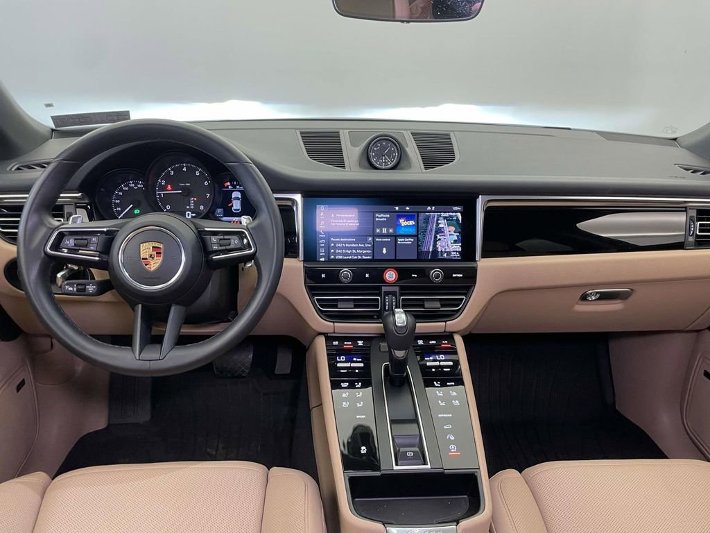 Certified 2025 Porsche Macan image 26