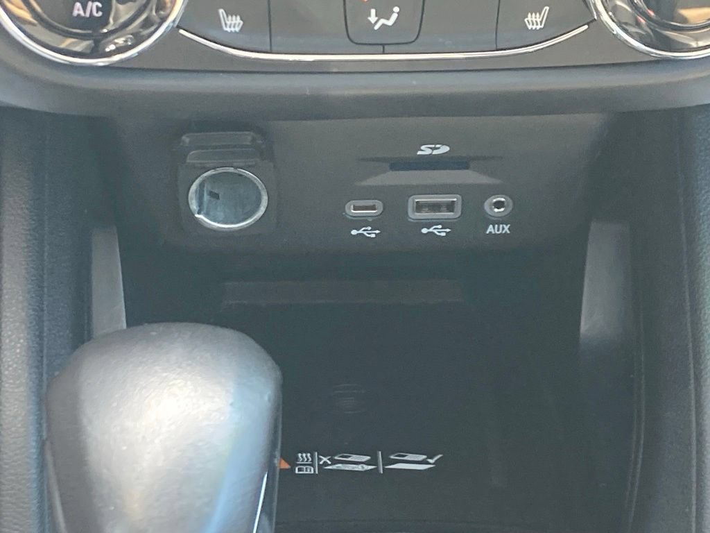 Used 2021 Chevrolet TrailBlazer ACTIV w/ Sun and Liftgate Package AWD/4WD image 17