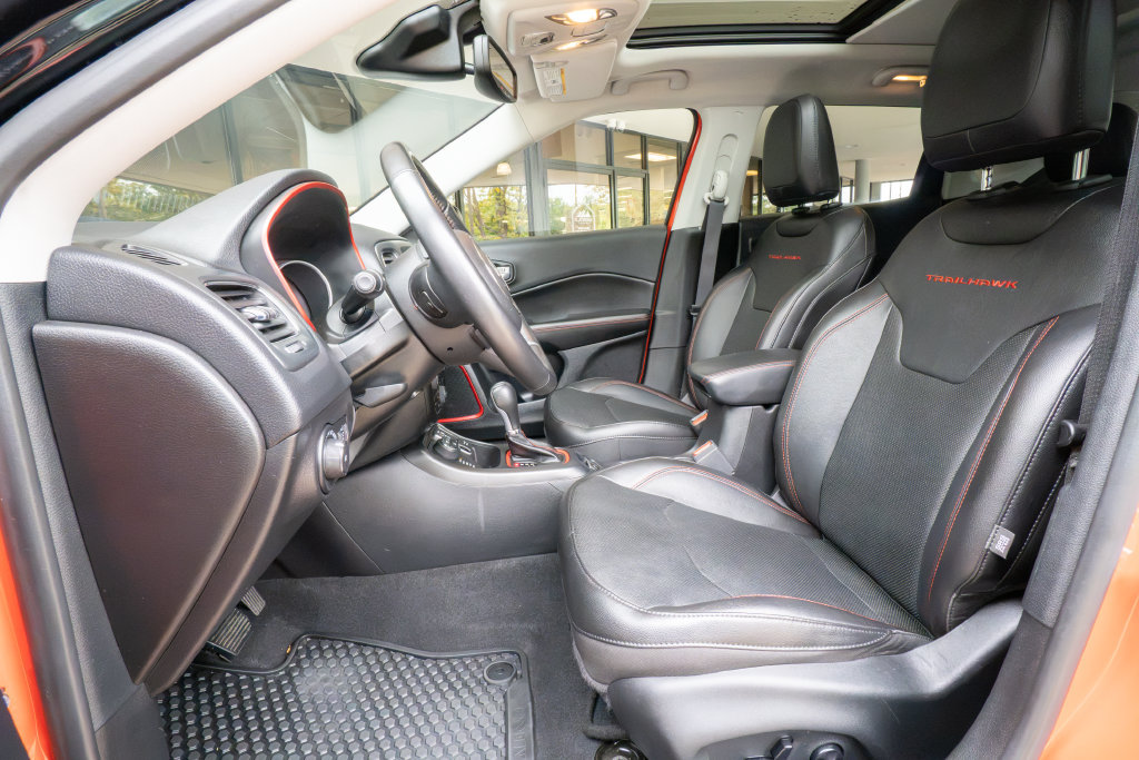 Used 2021 Jeep Compass Trailhawk w/ Sun and Sound Group AWD/4WD image 8