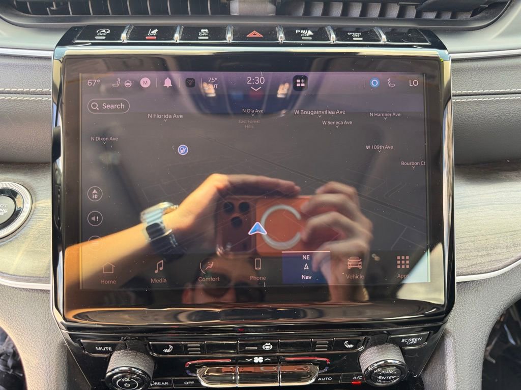 Certified 2022 Jeep Grand Cherokee Limited w/ Trailer Tow Prep Group (B) image 22