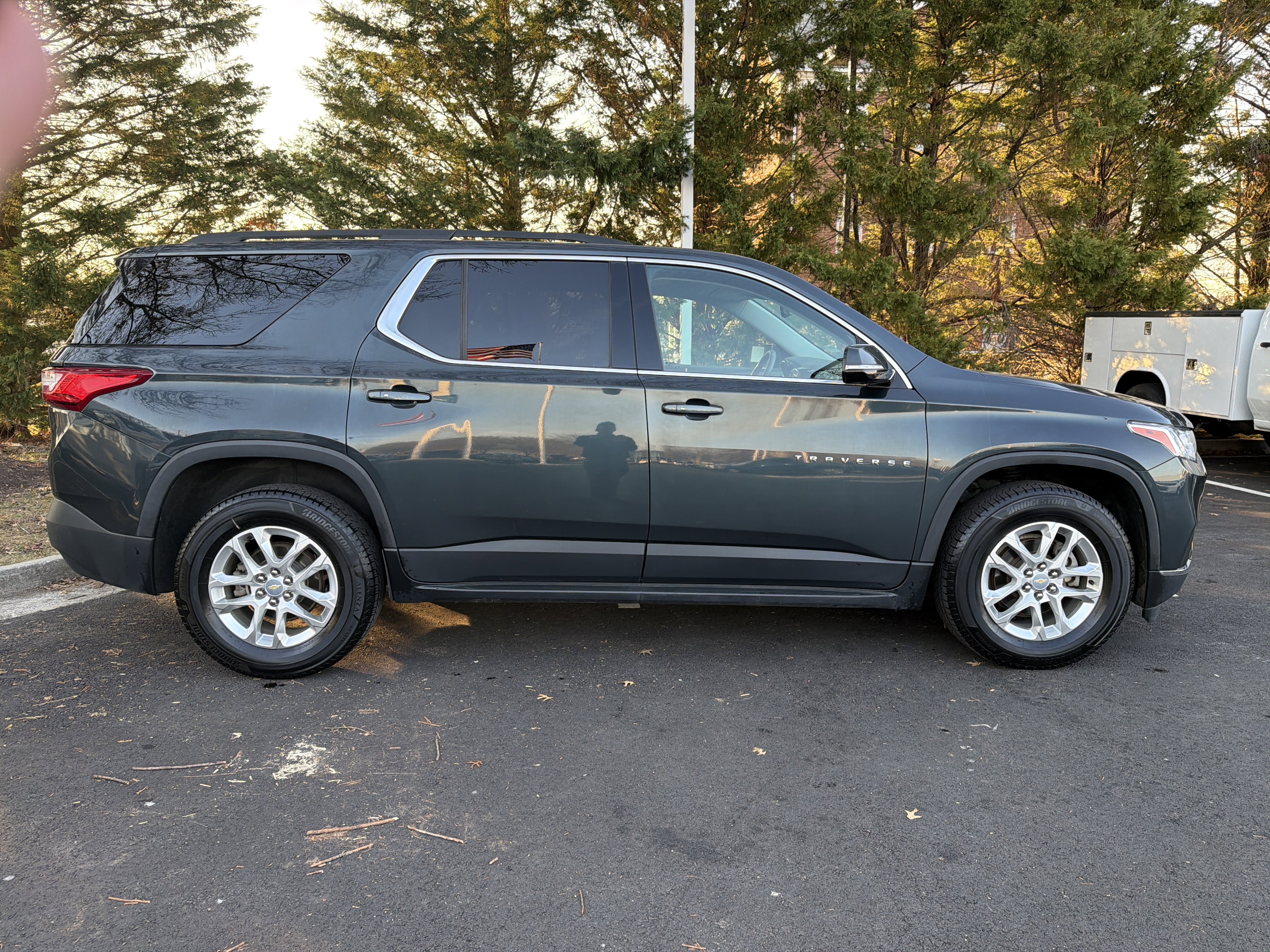 Used 2020 Chevrolet Traverse LT image 11