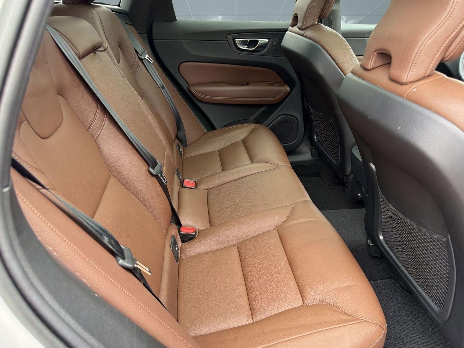 Certified 2023 Volvo XC60 B5 Plus w/ Protection Package Premier FWD image 29
