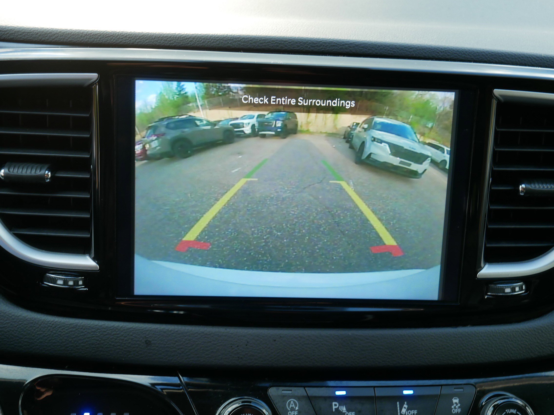 Used 2023 Chrysler Pacifica Touring-L FWD image 27