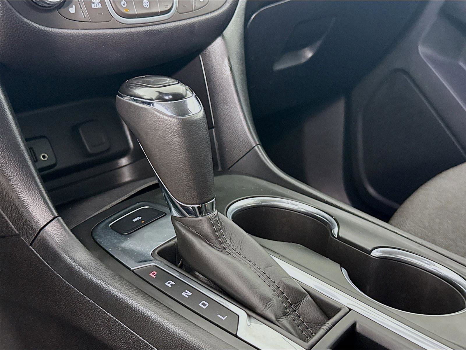 Used 2018 Chevrolet Equinox LT image 16