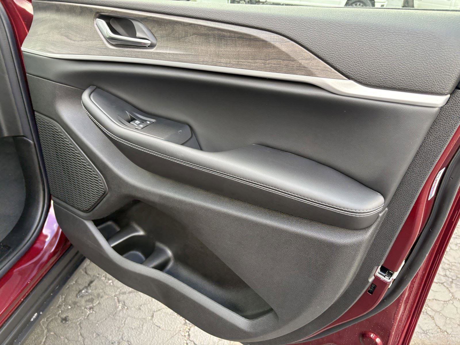 New 2026 Jeep Grand Cherokee 4WD image 11