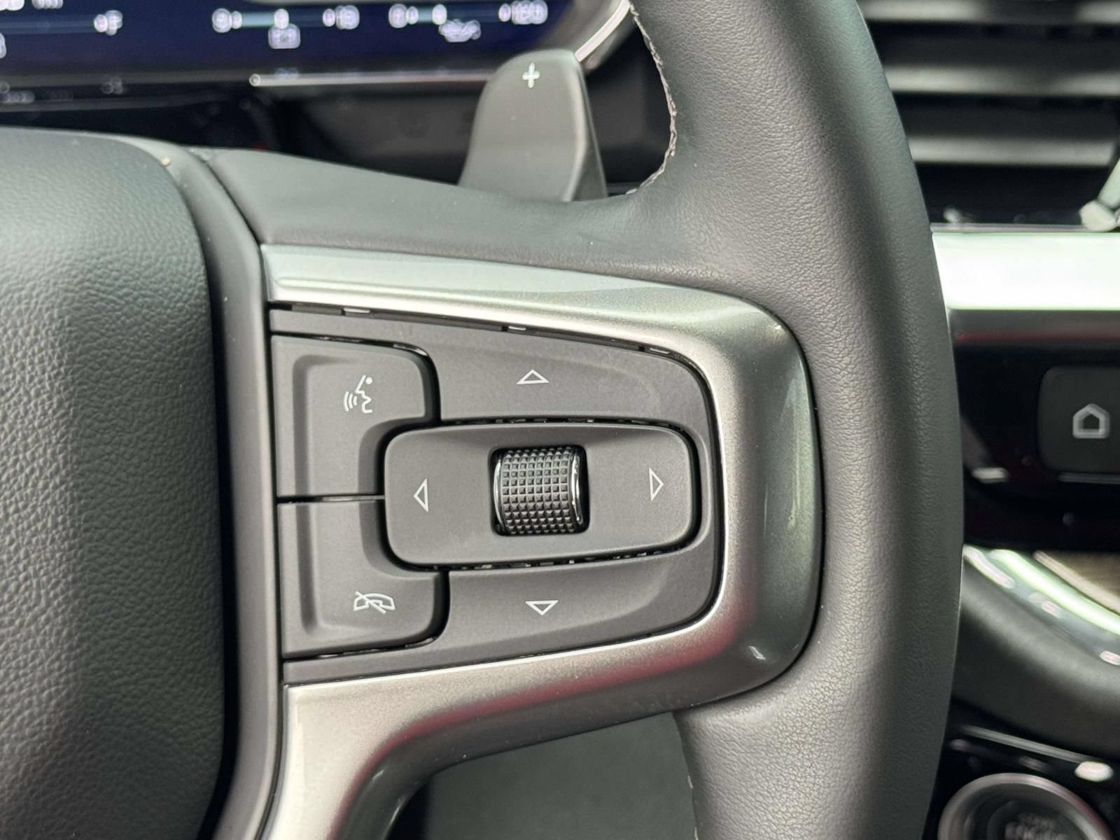 Used 2024 Chevrolet Silverado 1500 LT AWD/4WD image 8