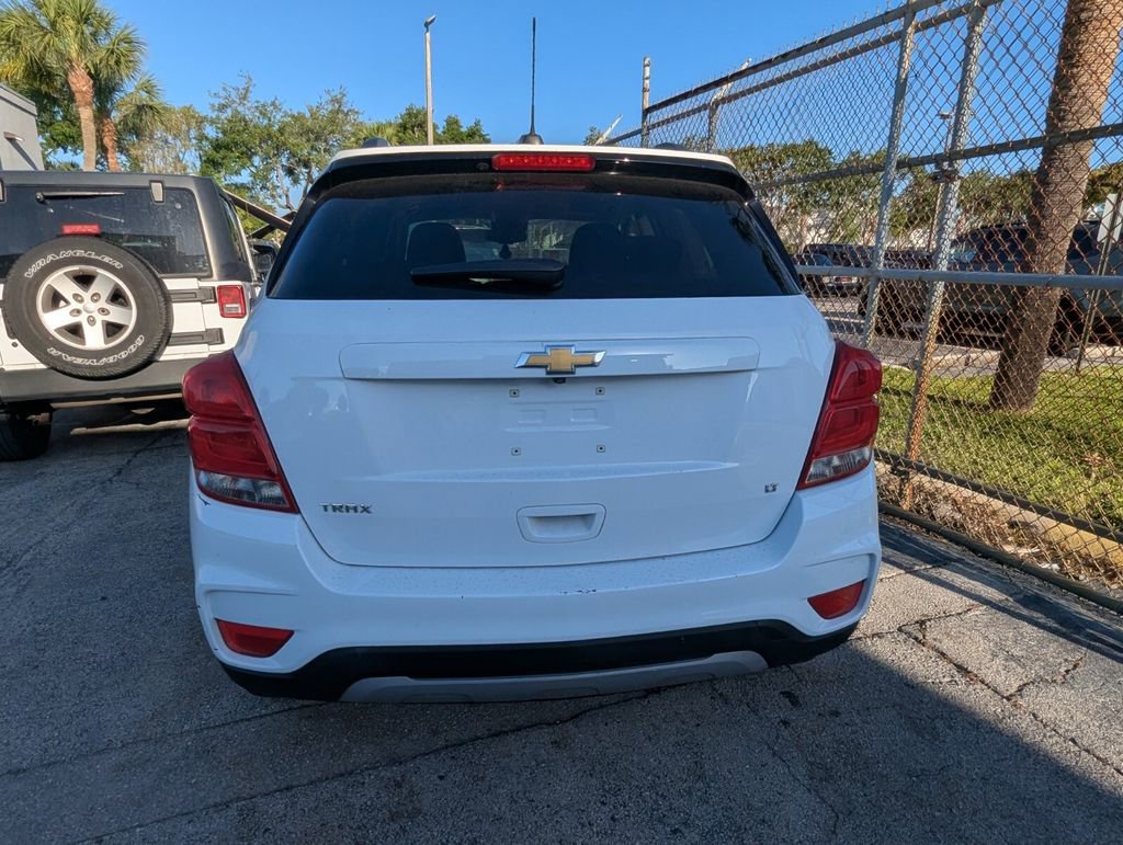 Used 2020 Chevrolet Trax LT FWD image 4