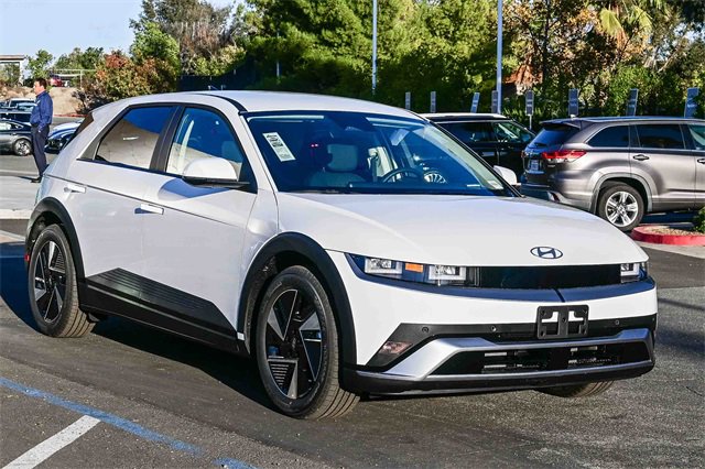 New 2026 Hyundai Ioniq 5 SEL image 3