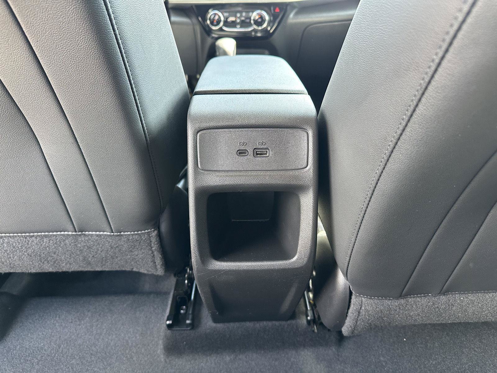 Used 2025 Chevrolet Trax LT FWD image 12