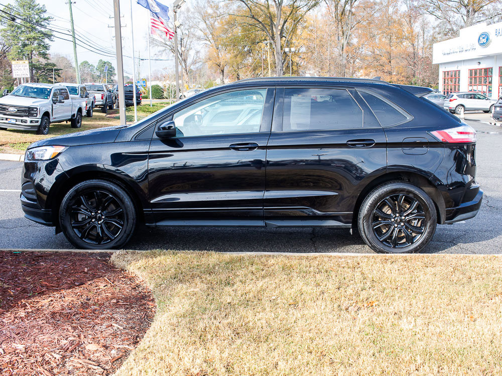 Used 2022 Ford Edge SE w/ Black Appearance Package image 3