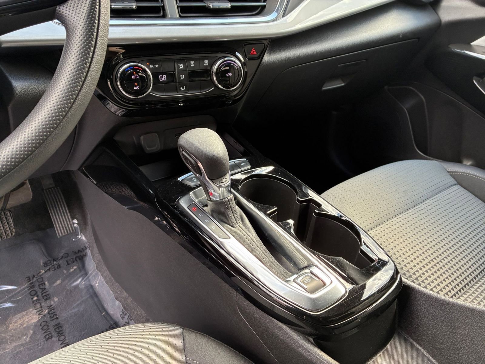 Used 2025 Chevrolet Trax LT FWD image 40