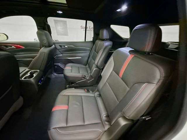 Used 2024 Chevrolet Traverse RS image 27