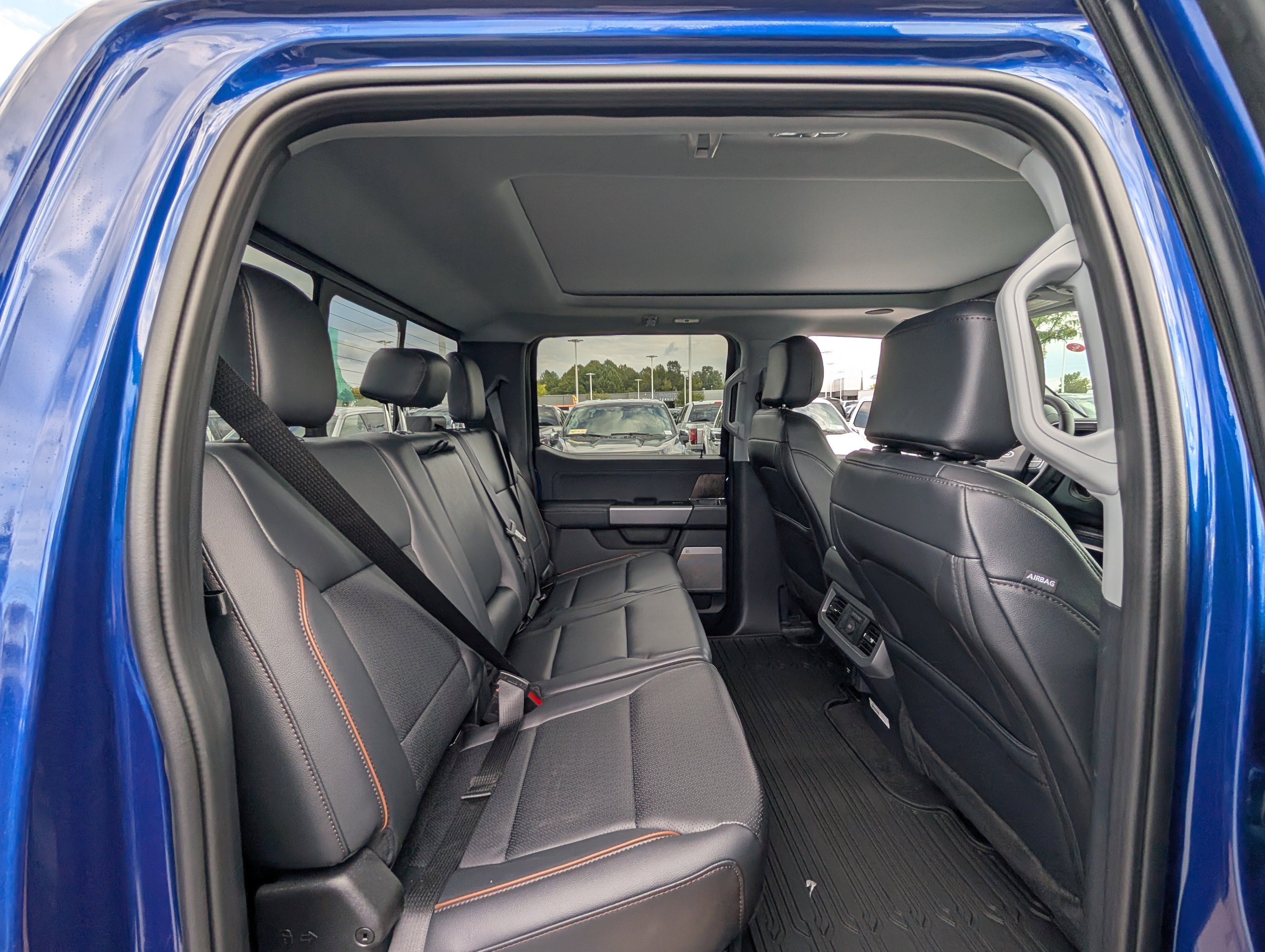 New 2026 Ford F350 Lariat w/ Black Appearance Package image 8