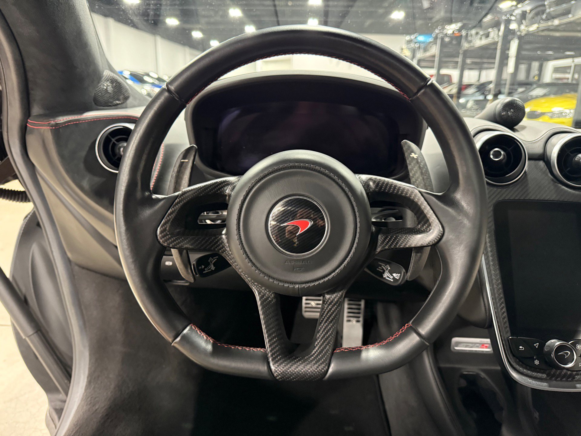 Used 2018 McLaren 570S Spider image 37