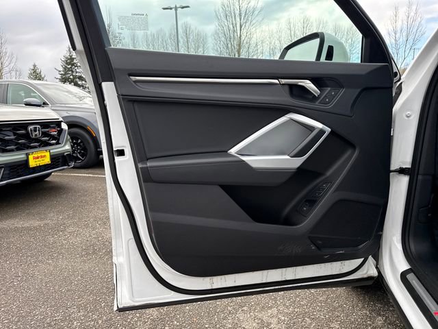 Used 2024 Audi Q3 2.0T Premium image 18