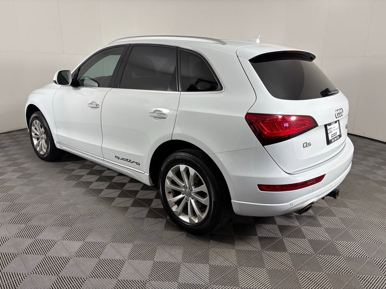 Used 2015 Audi Q5 2.0T Premium Plus w/ Technology Package image 5