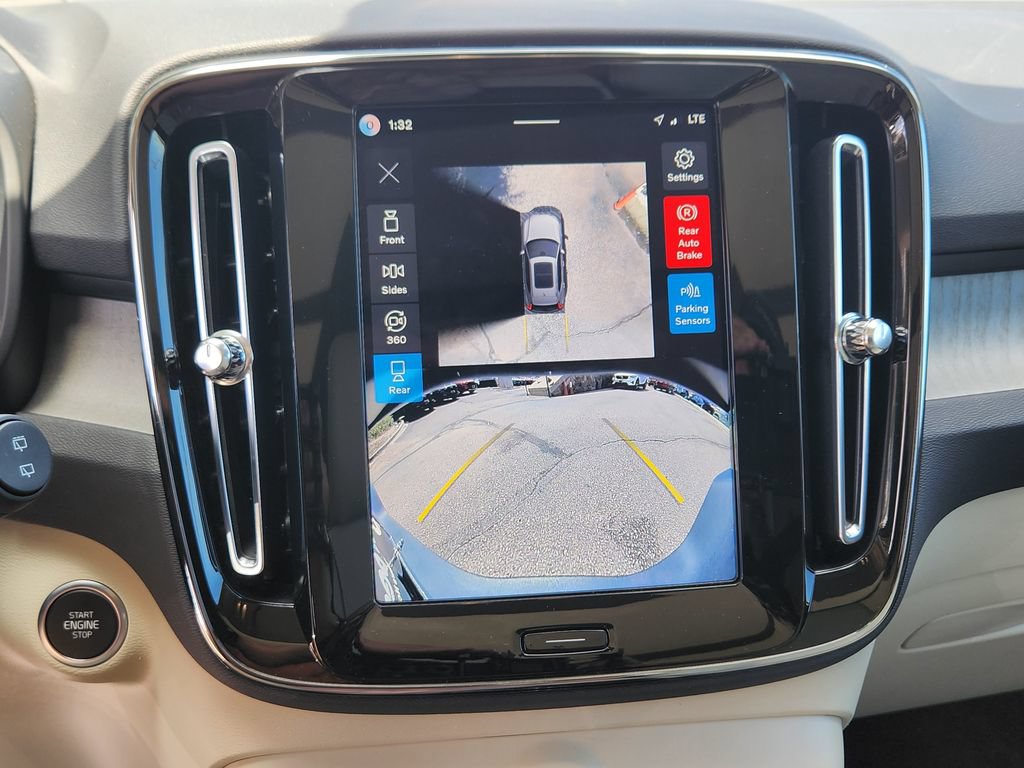 New 2026 Volvo XC40 B5 Plus w/ Protection Package Premier AWD/4WD image 9